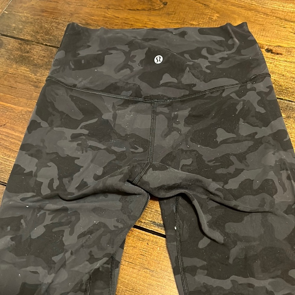 Lululemon Black camo leggings